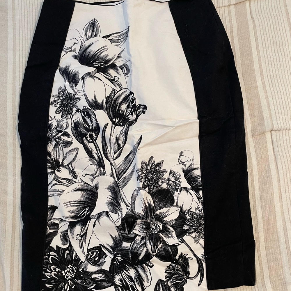 White House Black Market Pencil Skirt Size 8